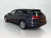 Volkswagen Passat - View 3