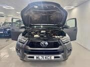 Toyota Hilux - Image 8