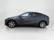 Tesla Model Y - View 2