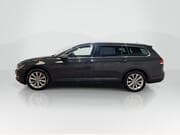Volkswagen Passat - View 2